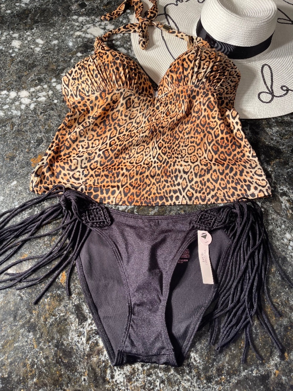 Victoria Secrets tankini and bottoms set L top/M bottoms READ BELOW 👇